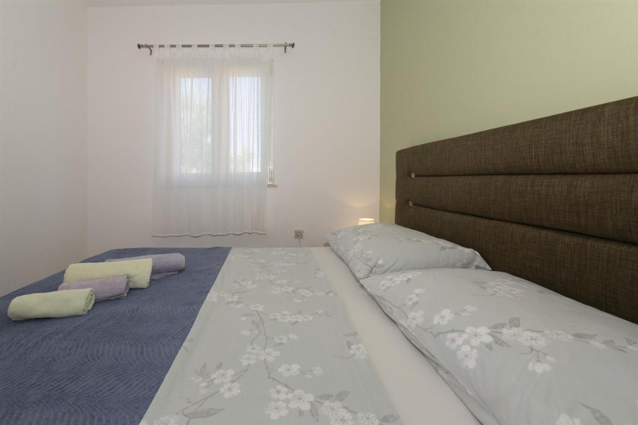 Apartments Max Ražanac Exterior foto